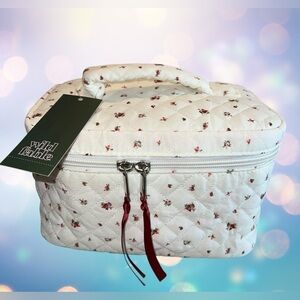 Wild Fable Quilted Floral Cosmetic Bag Zippered Train Case Rosebud Design 🥀🌹